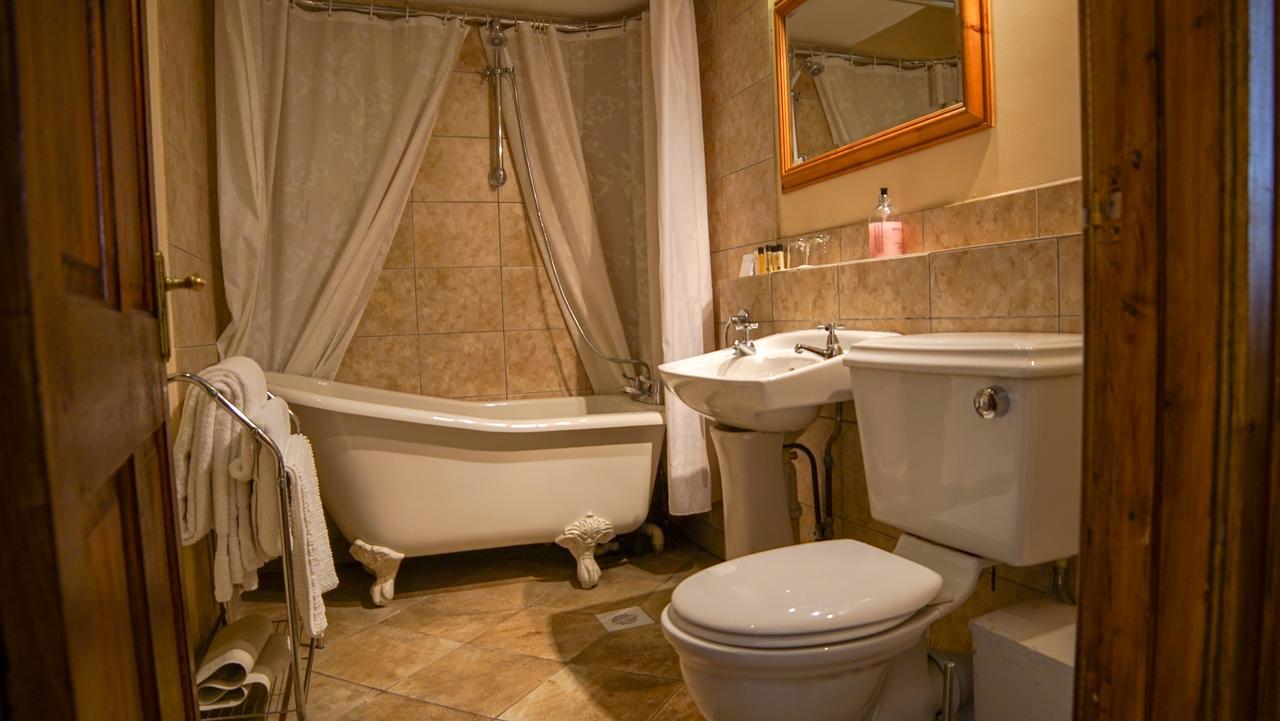 Cleeve House Bed & Breakfast Melksham Ngoại thất bức ảnh